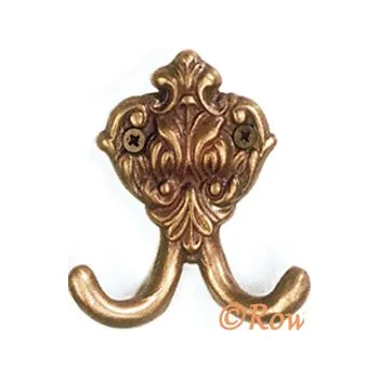 Věšák H2. háček Dvojháček staromosaz (Nástěnný dvojháček v povrchu mosaz. Vhodné řešení pro nábytek v interiéru.)