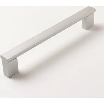Nábytkové kování 770165 úchytka MAREK rozteč 160mm hliník (Středně dlouhá úchytka řady MAREK z lehkého hliníku. Rozteč 160mm, matný povrch, vhodná pro moderní a minimalistické interiéry.)