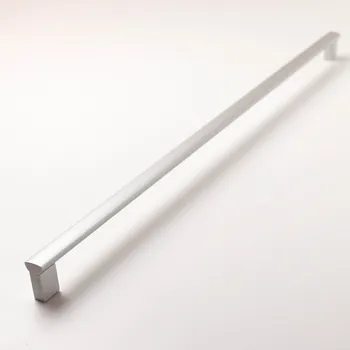 Nábytkové kování 770160 úchytka MAREK rozteč 544mm hliník (Extra dlouhá úchytka řady MAREK z lehkého hliníku. Rozteč 544mm. Pro velké posuvné systémy nebo jako výrazný designový prvek v moderních interiérech.)