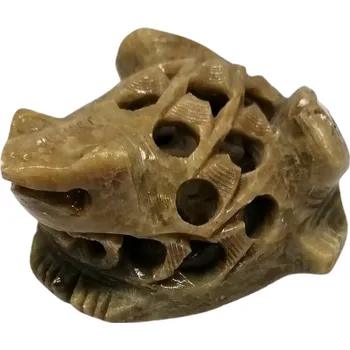 Soška žáby vyřezaná z jednoho kusu mastku