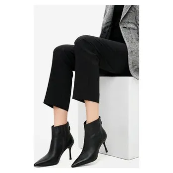 Dámské kozačky Eva Minge Polokozačky EO-AVI-C002X Černá 39