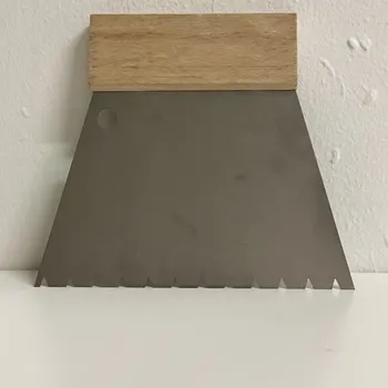 vinylová podlaha Zubová stěrka BONA B10 pod dřevěné podlahy