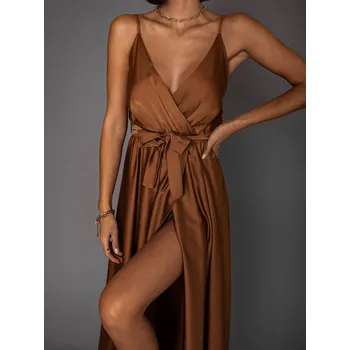 Dámské šaty Hnědé lesklé dlouhé plesové šaty PRIMROSE