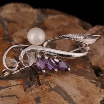 Brož Stříbrná brož květina osazená perlou a ametysty Ag 4,6 g