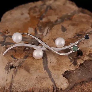 Brož Stříbrná brož s perlami, safírem a smaragdem Ag 3,2 g
