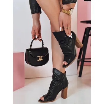 Dámské kozačky Dámské kotníkové boty na blokovém podpatku BOOTSER ZY0815 Barva: Béžová, Velikost: 41