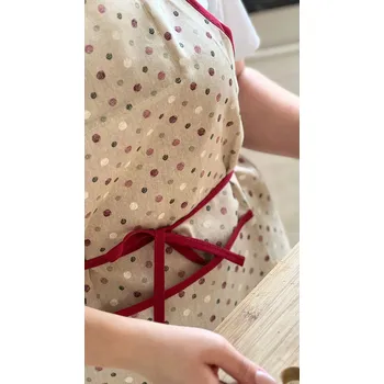 Lavandia Levandulová zástěra d 90cm x š 70cm Vzor Látky: Puntík na režné Levandulová zástěra, se kterou každá práce voní.