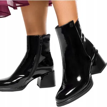 Dámská zimní obuv DÁMSKÉ KOTNÍKOVÉ BOTY LAKOVANÉ NA OZDOBNÉM BLOKOVÉM PODPATKU KLASICKÉ S OZDOBOU ČERNÉ vel. 38