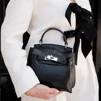 Kabelka MORANTI kabelka kufřík pravá kůže černá