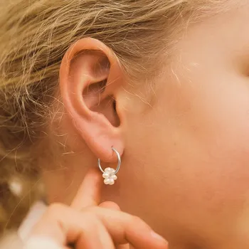 Náušnice White Pearl hoop silver náušnice Velikost: Small (14 mm)