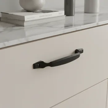 Nábytkové kování Interex design Úchytka CANDACE / Černá matná 96 mm