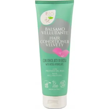 Sametový kondicionér na vlasy s bio růžovou vodou a proteiny