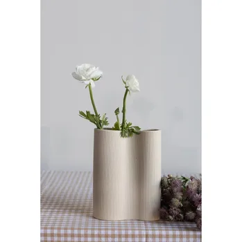 Váza STOREFACTORY Keramická váza BUNN V.24cm béžová