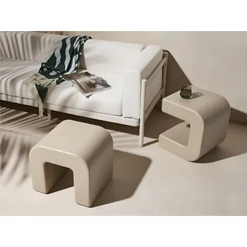 Obývací pokoj Sada 2 odkládacích stolků pískově béžová syntetický materiál multifunkční odolné protio rzi a vodě obývací pokoj terasa venkovní použití Beliani