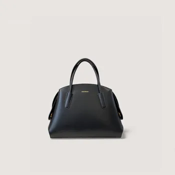 Kabelka COCCINELLE TYLDE CALF SMALL KOŽENÁ KABELKA NOIR SS26