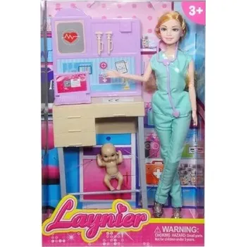 Panenka lékařka pediatrička doktorka pro miminka s příslušenstvím