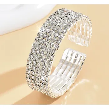 Náramek B-TOP Pevný dámský náramek s pěti řadami krystalů Druh barvy: Stříbrná