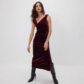 Dámské šaty Reserved - Velurové midi šaty - hnědá - 651EH-83X - 651EH-83X-M