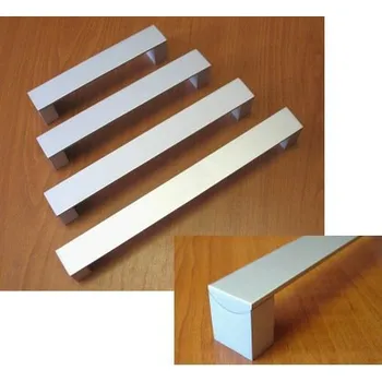 Nábytkové kování 62207 úchytka KORA rozteč 320mm hliník (Nábytková úchytka KORA s roztečí 320 mm. Vhodné řešení pro nábytek v interiéru.)