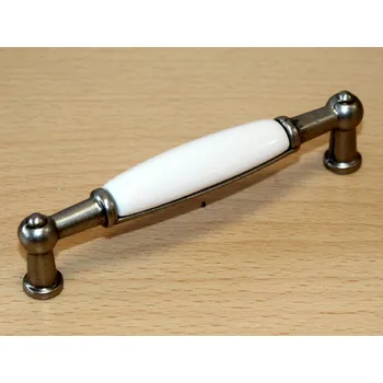 Nábytkové kování 11017 úchytka rozteč 96mm nikl - porcelánový béžový (Nábytková úchytka s roztečí 96 mm v povrchu nikl. Jednoduchý a funkční doplněk do interiéru.)