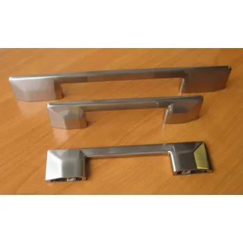 Nábytkové kování 62152 úchytka ZUTI rozteč 160mm broušený nikl (Nábytková úchytka ZUTI s roztečí 160 mm v povrchu broušený nikl. Praktický doplněk do interiéru.)