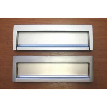 Nábytkové kování 62132 úchytka KARIN zadlabací rozteč 160mm satén chrom (Nábytková úchytka KARIN s roztečí 160 mm v povrchu satén chrom. Jednoduchý a funkční doplněk do interiéru.)