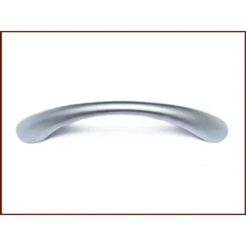 Nábytkové kování 91424- úchytka 64mm satén chrom (Malá úchytka v satén chromu s roztečí 64mm. Kompaktní rozměry, ideální pro menší dvířka a zásuvky v moderním stylu.)