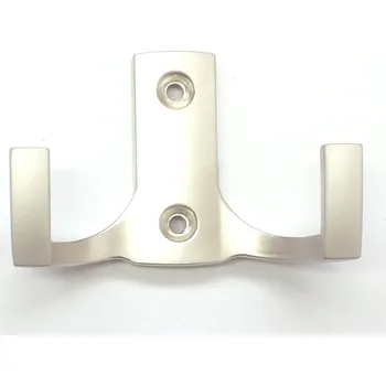 Věšák 770412 dvojháček kov satén nikl (Nástěnný dvojháček v povrchu satén nikl. Praktický doplněk do interiéru.)