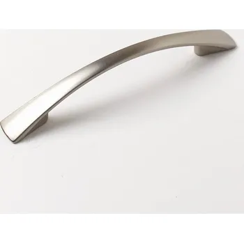 Nábytkové kování 770078 úchytka DARA rozteč 96mm mat broušený nikl (Nábytková úchytka s roztečí 96 mm v povrchu broušený nikl. Jednoduchý a funkční doplněk do interiéru.)