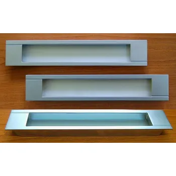 Nábytkové kování 62138 úchytka BLESK rozteč 192mm satén chrom (Nábytková úchytka BLESK s roztečí 192 mm v povrchu satén chrom. Praktický doplněk do interiéru.)