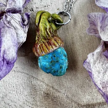 Přívěsek Autorský šperk s modrým tyrkysem pro bezpečí, komunikaci a ochranu