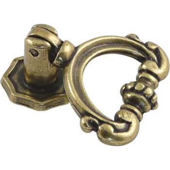 Nábytkové kování 91080 úchytka visací 46x39mm staromosaz (Nábytková úchytka s roztečí 39 mm v povrchu mosaz. Jednoduchý a funkční doplněk do interiéru.)