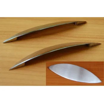 Nábytkové kování 62248 úchytka RANET mušle rozteč 96mm broušený nikl (Nábytková úchytka RANET s roztečí 96 mm v povrchu broušený nikl. Vhodné řešení pro nábytek v interiéru.)