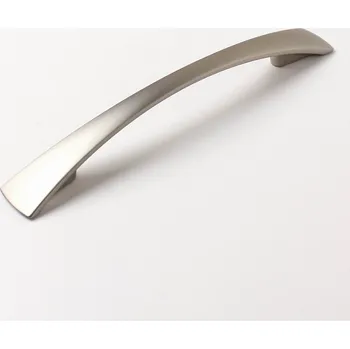 Nábytkové kování 770084 úchytka DARA rozteč 128mm mat broušený nikl (Nábytková úchytka s roztečí 128 mm v povrchu broušený nikl. Vhodné řešení pro nábytek v interiéru.)