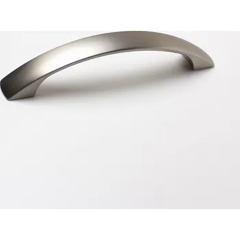 Nábytkové kování 770039 úchytka RUGBY rozteč 128mm mat broušený nikl (Nábytková úchytka s roztečí 128 mm v povrchu broušený nikl. Jednoduchý a funkční doplněk do interiéru.)