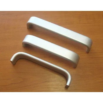 Nábytkové kování 62261 úchytka BUTY rozteč 128mm hliník (Nábytková úchytka BUTY s roztečí 128 mm. Vhodné řešení pro nábytek v interiéru.)