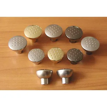 Nábytkové kování 63587 knopka JARO 28mm satén chrom (Nábytková knopka JARO o průměru 28 mm v povrchu satén chrom. Jednoduchý a funkční doplněk do interiéru.)