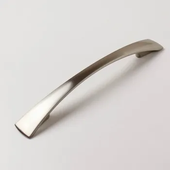 Nábytkové kování 770086 úchytka DARA rozteč 128mm broušený nikl (Nábytková úchytka s roztečí 128 mm v povrchu broušený nikl. Vhodné řešení pro nábytek v interiéru.)