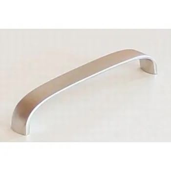 Nábytkové kování 81008 úchytka kov rozteč 128mm nikl satén (Nábytková úchytka s roztečí 128 mm v povrchu nikl. Vhodné řešení pro nábytek v interiéru.)