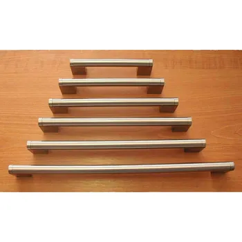 Nábytkové kování 63770 úchytka PALOMA rozteč 608mm nerez (Nábytková úchytka s roztečí 608 mm v povrchu nerez. Jednoduchý a funkční doplněk do interiéru.)