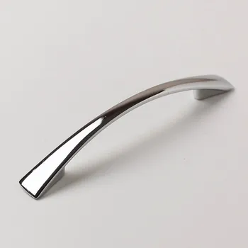 Nábytkové kování 770079 úchytka DARA rozteč 96mm chrom lesklý (Nábytková úchytka s roztečí 96 mm v povrchu chrom lesklý. Jednoduchý a funkční doplněk do interiéru.)