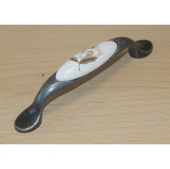 Nábytkové kování 11061 - úchyt 96mm zinek - porcelánový MLK7 (11061 - úchyt 96mm zinek - porcelánový MLK7. Jednoduchý a funkční doplněk do interiéru.)