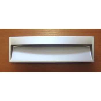 Nábytkové kování 62121 úchytka CAMEL rozteč 160mm satén chrom (Nábytková úchytka CAMEL s roztečí 160 mm v povrchu satén chrom. Praktický doplněk do interiéru.)