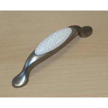 Nábytkové kování 11075 - úchyt 96mm nikl - porcelánový mramorový popraskaný (11075 - úchyt 96mm nikl - porcelánový mramorový popraskaný v povrchu nikl. Praktický doplněk do interiéru.)