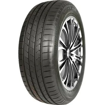 Letní osobní pneu Letní pneumatika Hifly HF820 245/45 R17 99 W ochranný lem