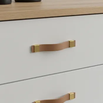 Nábytkové kování SMD Kožená úchytka DALLAS / Hnědá kůže - zlatá koncovka 160 mm