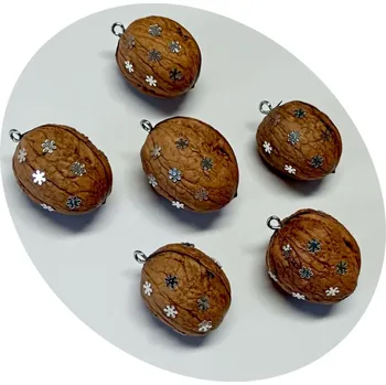 Vánoční ozdoba Lucido | Ozdoby 6 kusů z vlašských ořechů se stříbrnými vločkami vločkou PF05