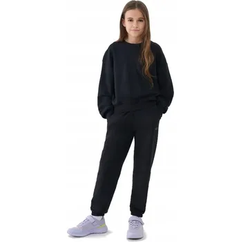 4F tepláky černé barvy velikost 134