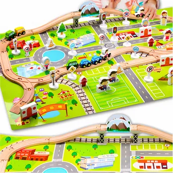 Vláček a vláčkodráha Dřevěná vláčkodráha, vláček, trať, lokomotiva + vagóny