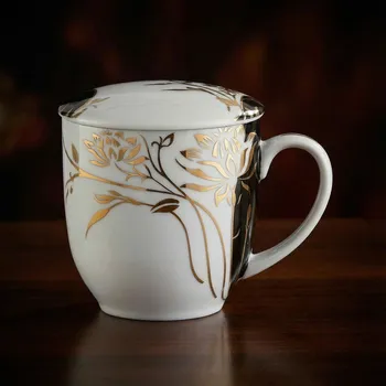 Hrnek s víčkem bílý se zlatými květy a černým proužkem